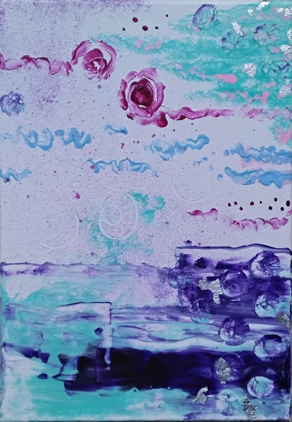 Farbige Abstraktion in Acryl auf Leinwand: türkisfarbene und hellblaue Wellenbänder, zwei pinkfarbene Rosenformen, violette Flächen am unteren Rand und Akzente aus Silberfolie.